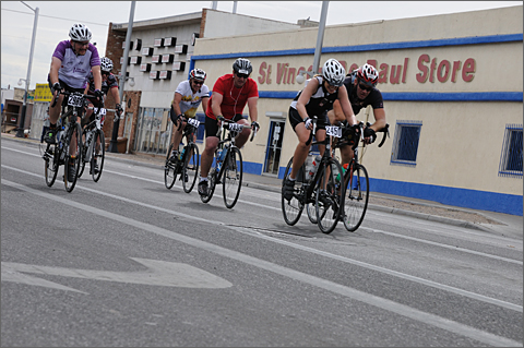 Bicycle photography - Pack of finishers en route to the end of El Tour de Tucson 2012