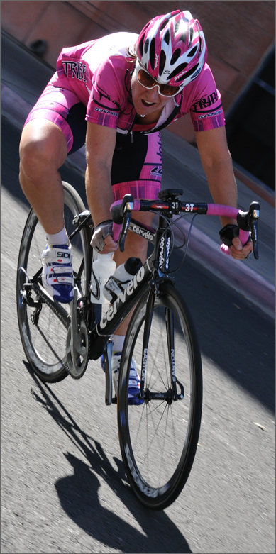 Bicycle photography - Female racer in 2011 Old Pueblo Criterium, Tucson, Arizona