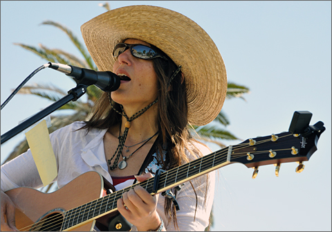 Concert photography - Robyn Landis performing at Solar Rock 2011, Tucson, Arizona
