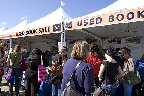 Event Photography - used book shoppers at Tucson Festival of Books 2010
