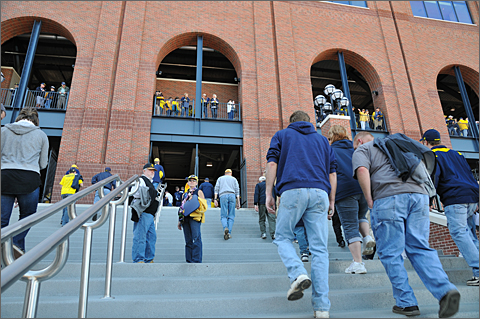 Event photography - Fans entering Michigan Stadium before the 2010 Homecoming Game