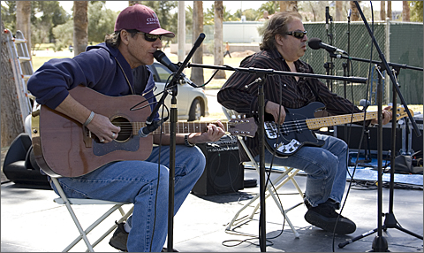Concert Photography - Kevin Pakulis and Larry Lee Lerma in concert at Solar Rock 2010, Tucson, Arizona